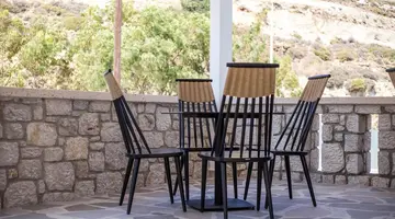 Ladiko Suites