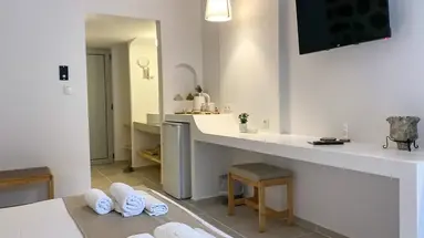 Ladiko Suites