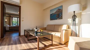 Ladiko Suites