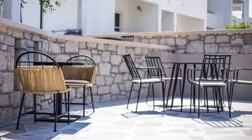 Ladiko Suites