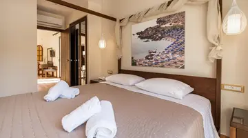 Ladiko Suites