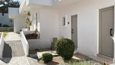Ladiko Suites