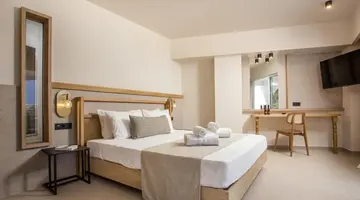 Ladiko Suites