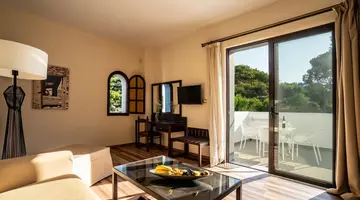 Ladiko Suites