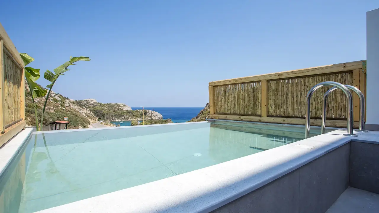 Ladiko Suites