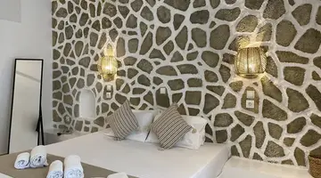 Ladiko Suites
