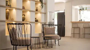 Ladiko Suites