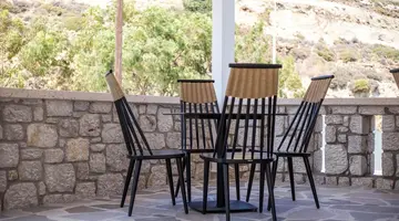 Ladiko Suites