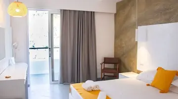 Ladiko Suites