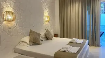 Ladiko Suites