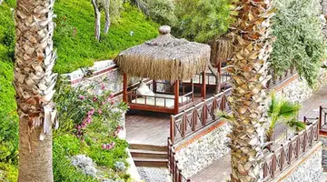 Ladonia Hotels Adakule
