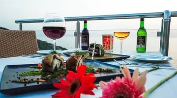 Ladonia Hotels Adakule
