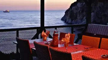 Ladonia Hotels Adakule