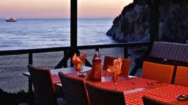 Ladonia Hotels Adakule