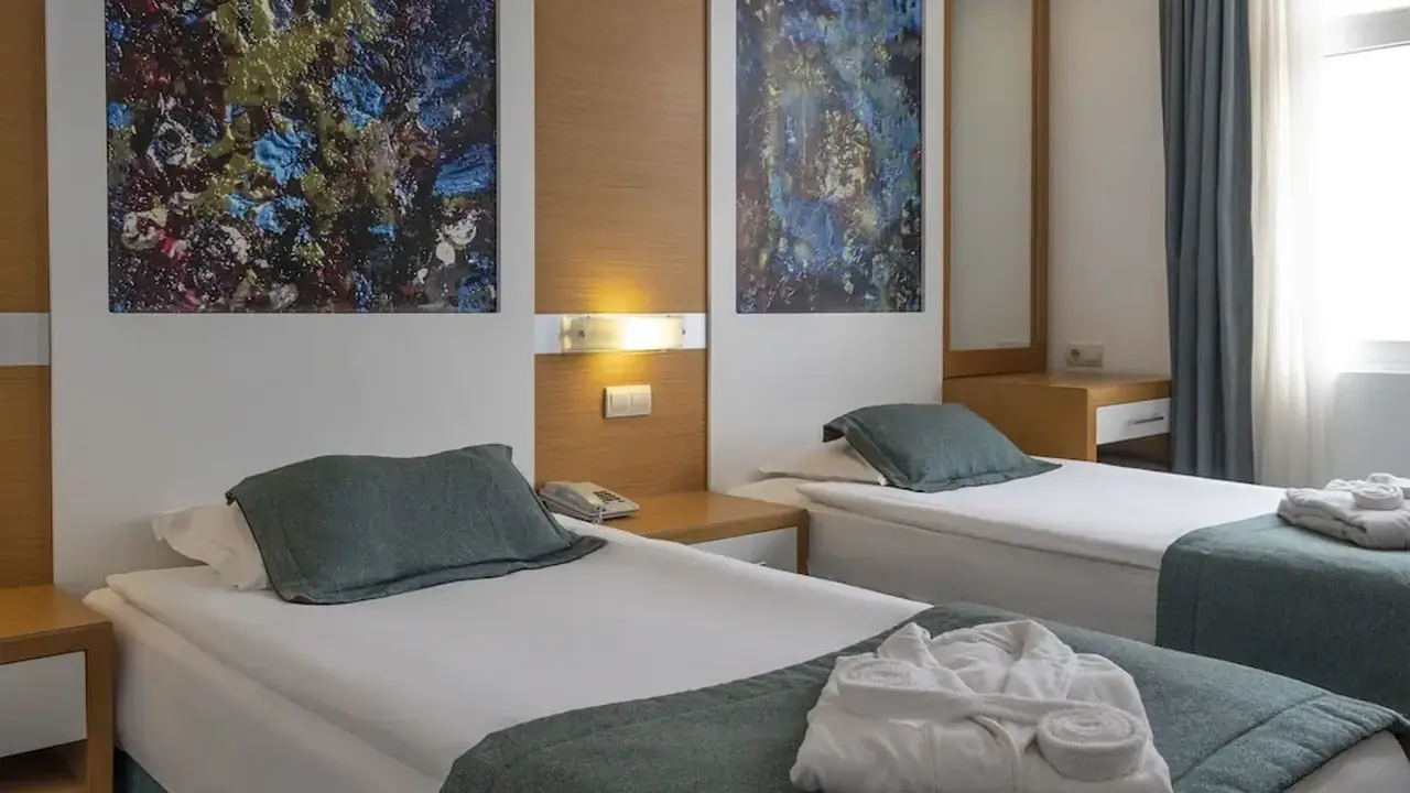 Ladonia Hotels Adakule