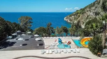 Ladonia Hotels Adakule