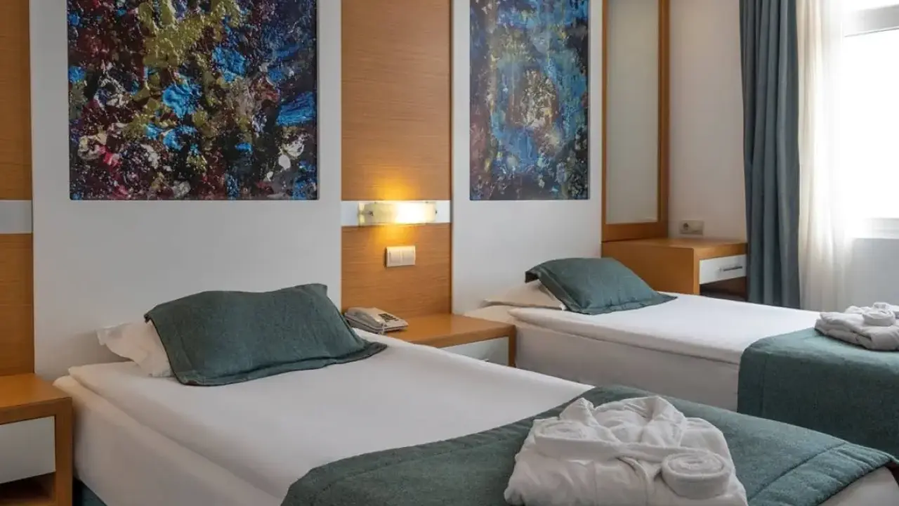 LADONIA HOTELS ADAKULE