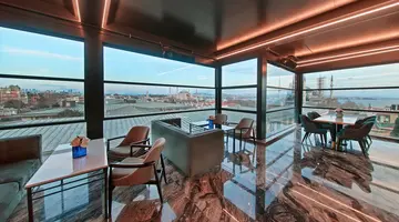 Lady Diana Hotel