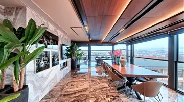 Lady Diana Hotel