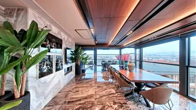 Lady Diana Hotel