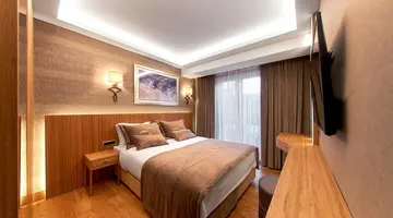 Lady Diana Hotel