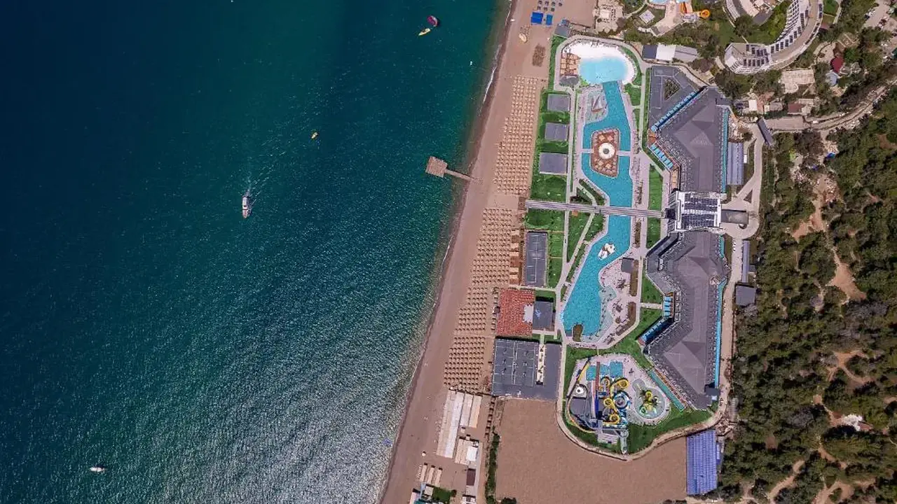 LAGO HOTEL