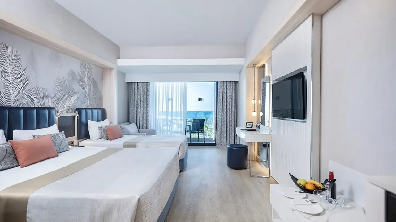 LAGO HOTEL