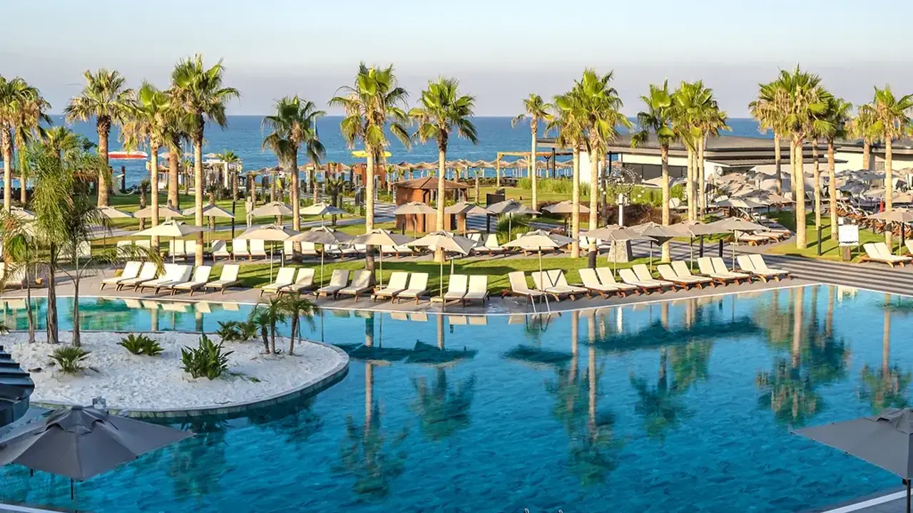 LAGO HOTEL