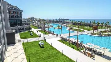 LAGO HOTEL