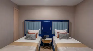 LAGO HOTEL