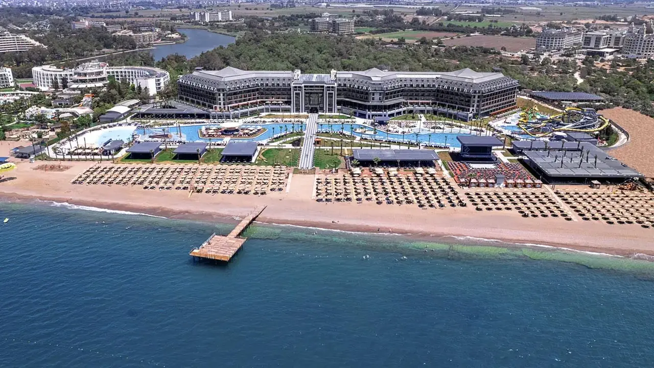 LAGO HOTEL