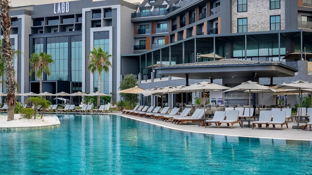 LAGO HOTEL
