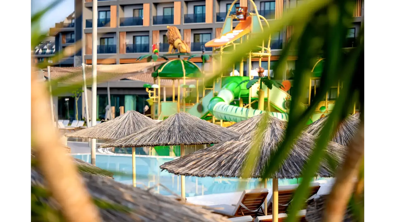 LAGO HOTEL