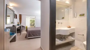 Lagomandra Hotel and Spa