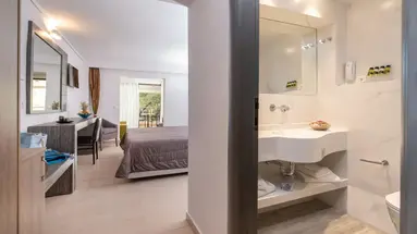 Lagomandra Hotel and Spa