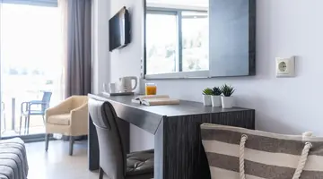 Lagomandra Hotel and Spa