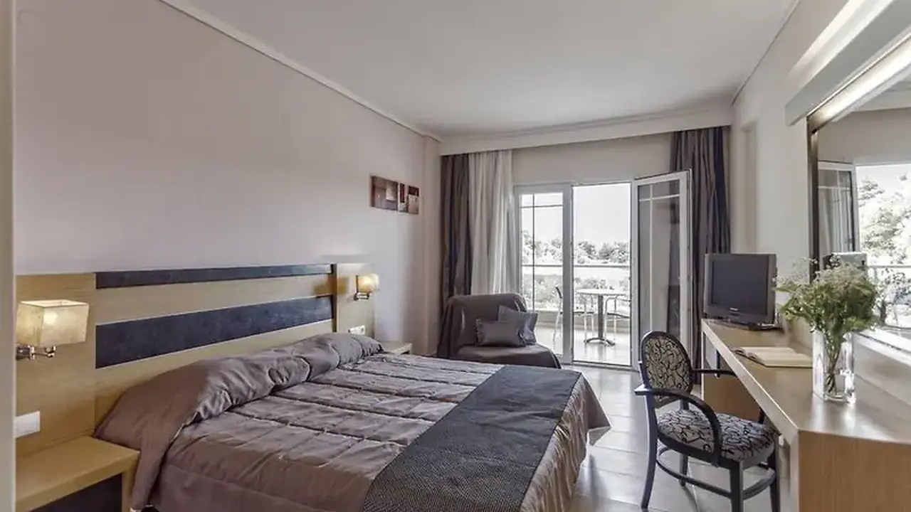 Lagomandra Hotel and Spa