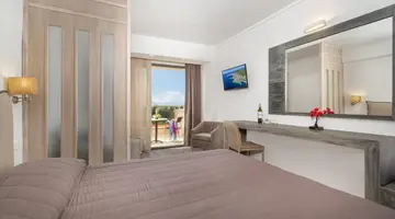 Lagomandra Hotel and Spa