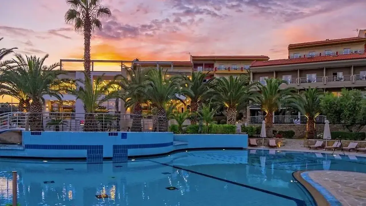 Lagomandra Hotel and Spa