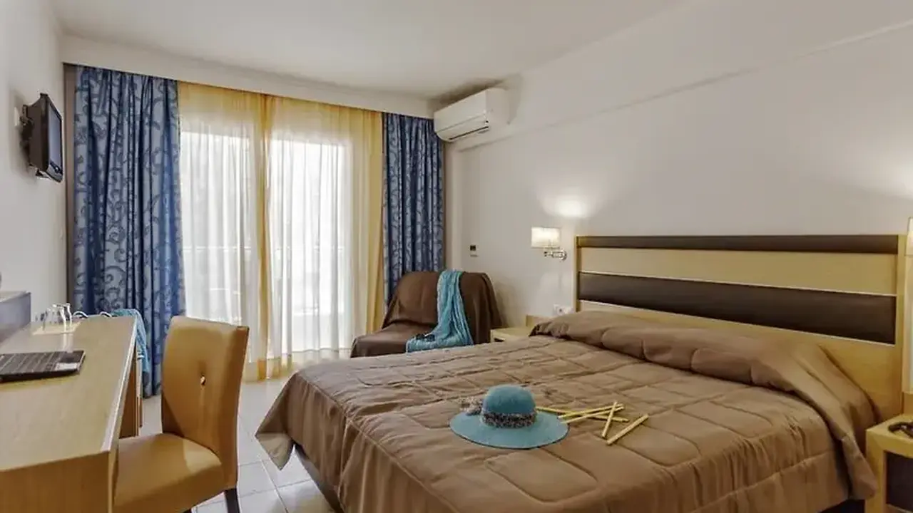 Lagomandra Hotel and Spa