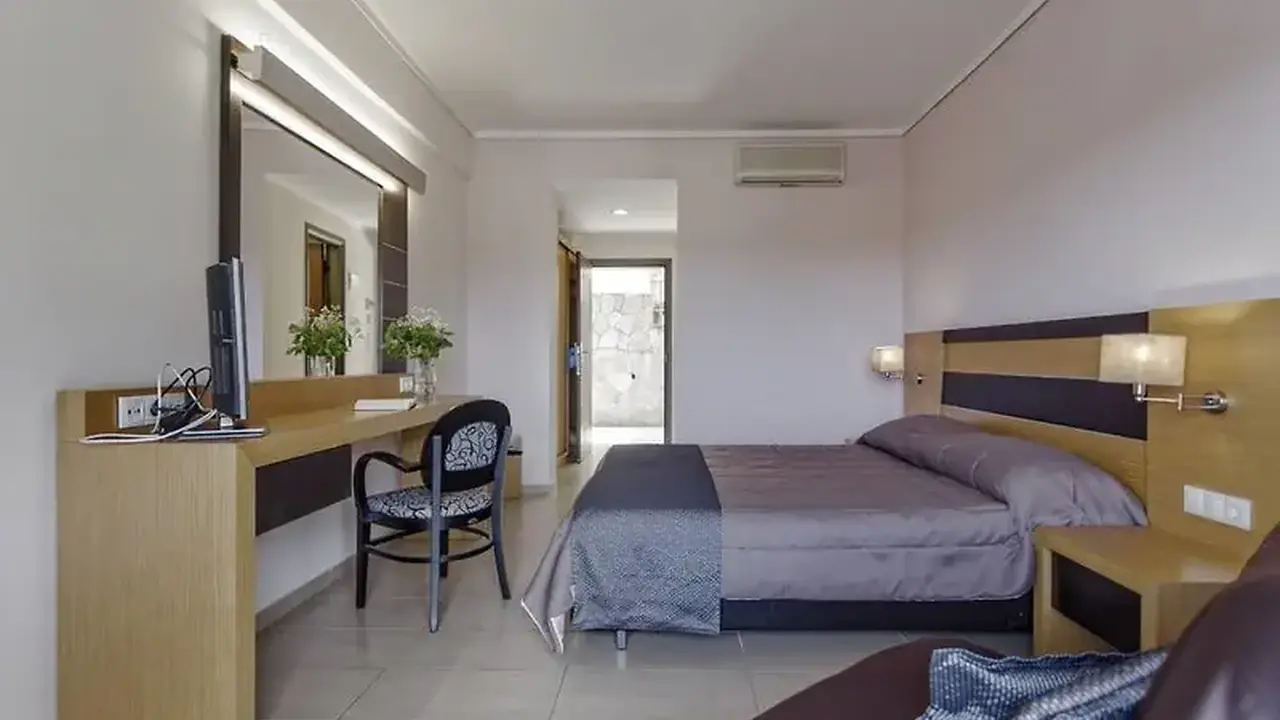 Lagomandra Hotel and Spa