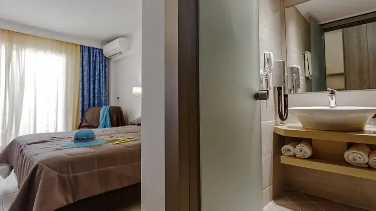 Lagomandra Hotel and Spa