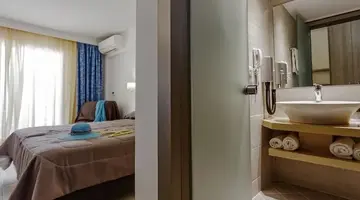Lagomandra Hotel and Spa