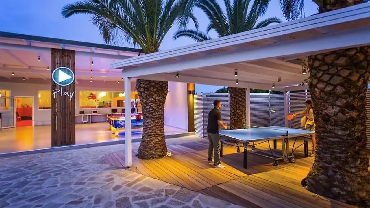 Lagomandra Hotel and Spa