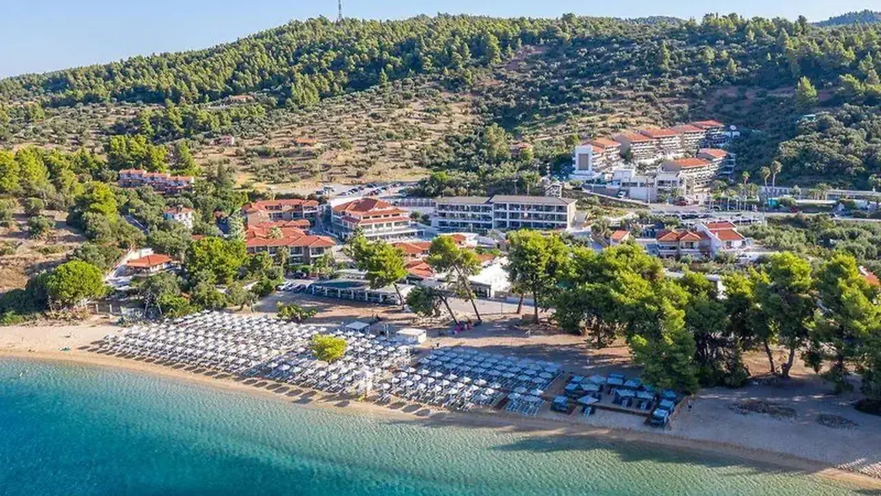 Lagomandra Hotel and Spa