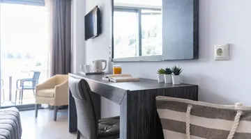 Lagomandra Hotel and Spa