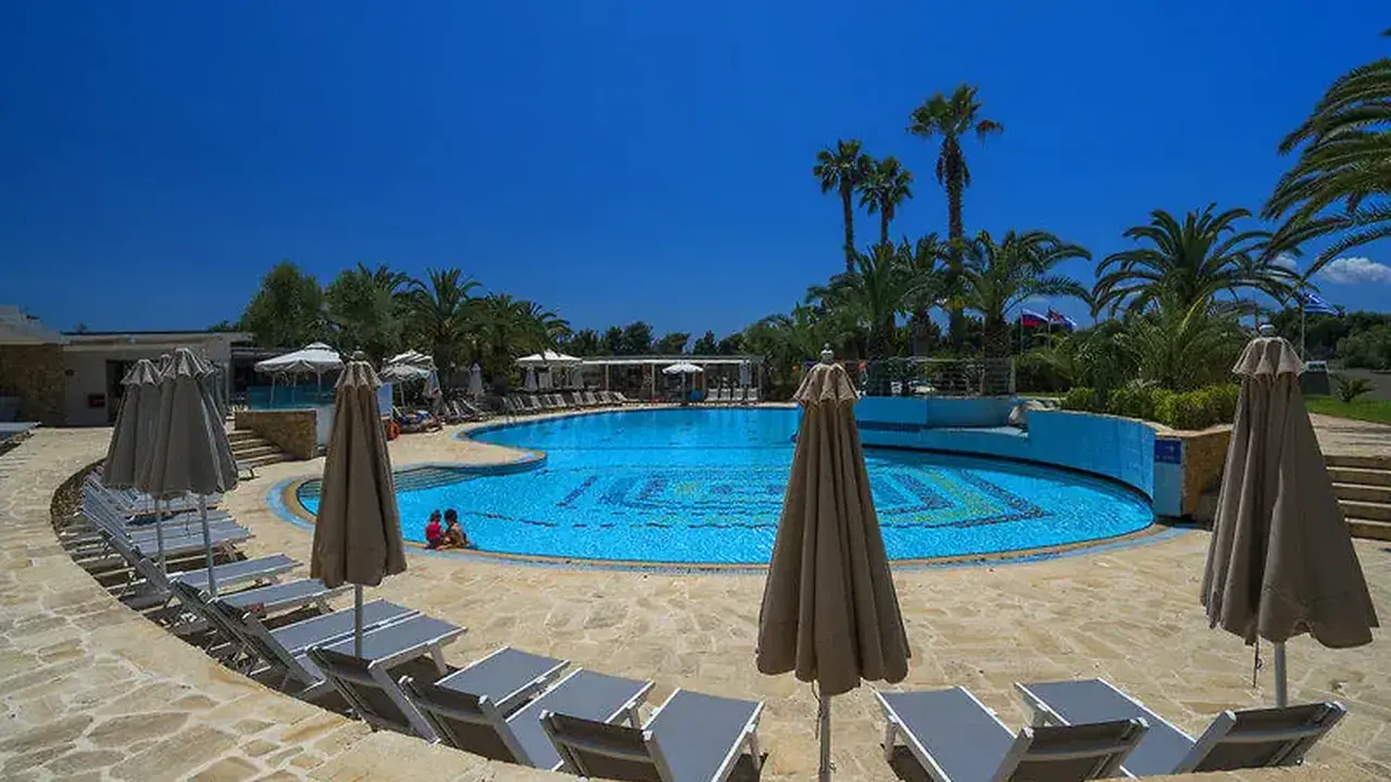 Lagomandra Hotel and Spa