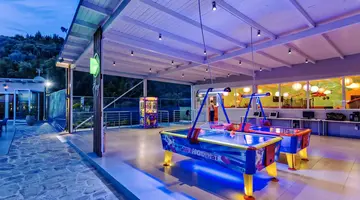 Lagomandra Hotel and Spa