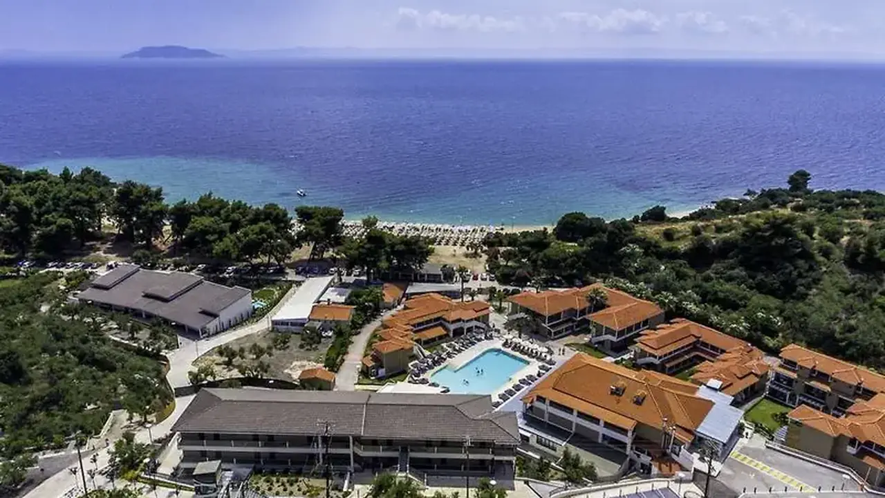 Lagomandra Hotel and Spa
