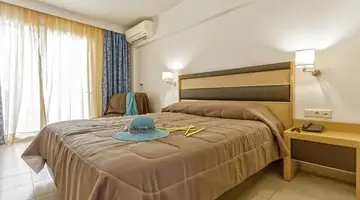 Lagomandra Hotel and Spa